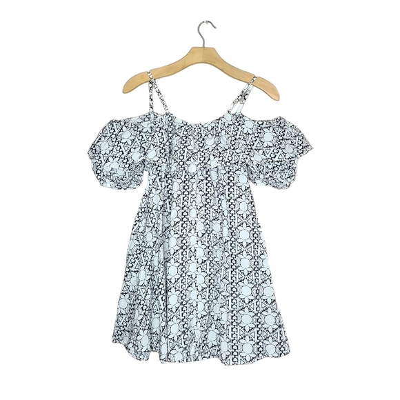 FAMPH White and Black Pattern Off the Shoulder Flowy Summer Dress - Picture 2 of 6